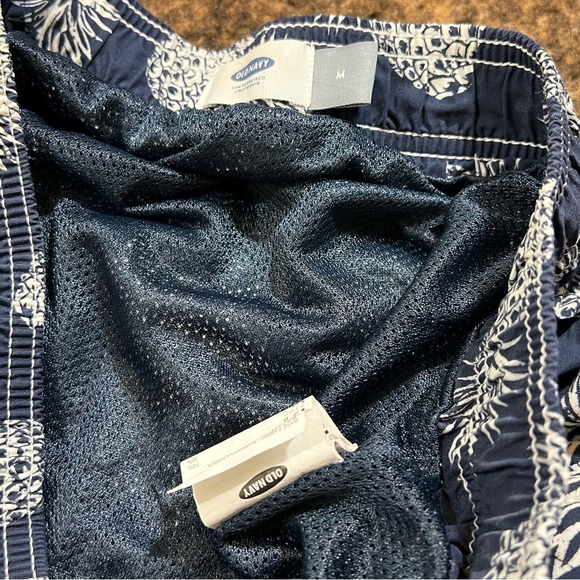 Men’s Old Navy Pineapple Swim Trunks - Picture 5 of 5